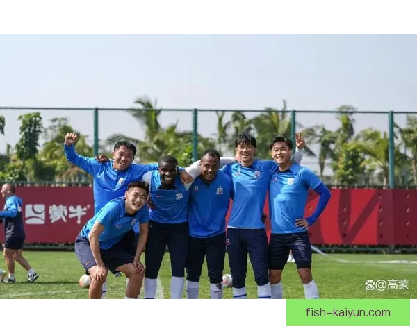上海申花亚冠资格竞争激烈，团队状态持续提升值得关注