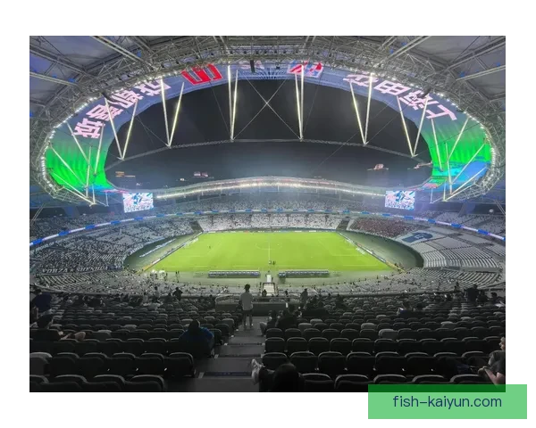 上海申花八万人主场表现提升，继续为球队注入强大主场竞争力